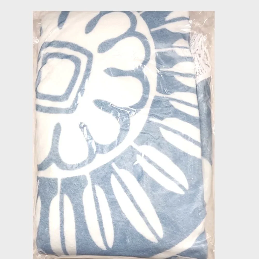 Serena & Lily Campania Round Beach Towels